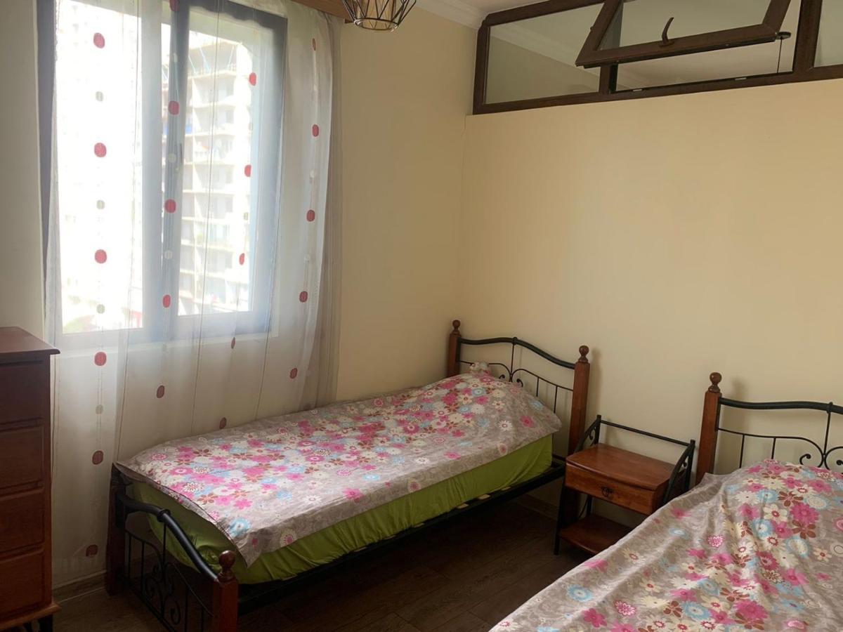 Big, Comfortable Apartment In Batumi Near The Sea Екстер'єр фото