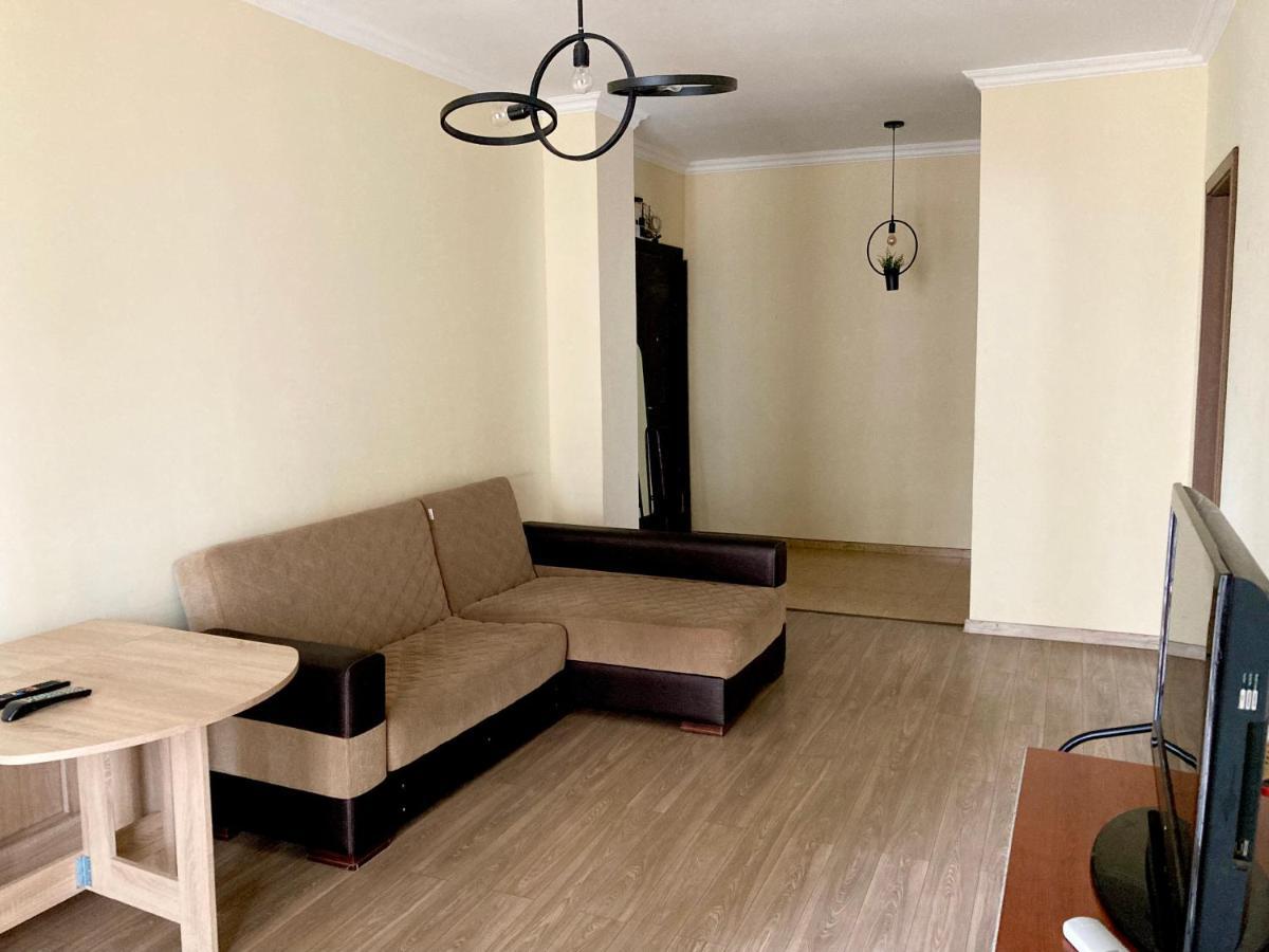 Big, Comfortable Apartment In Batumi Near The Sea Екстер'єр фото