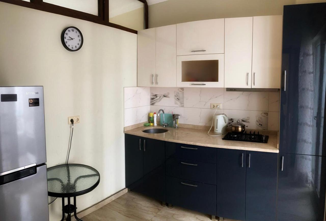 Big, Comfortable Apartment In Batumi Near The Sea Екстер'єр фото