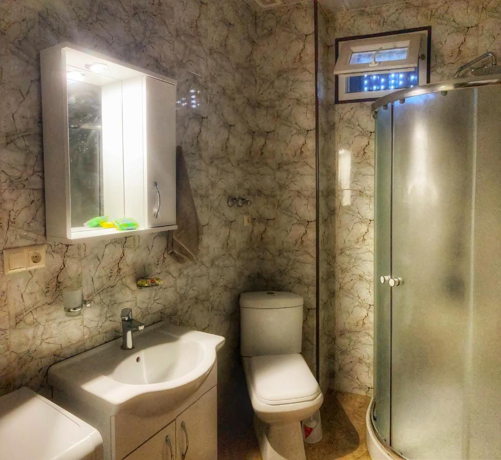 Big, Comfortable Apartment In Batumi Near The Sea Екстер'єр фото