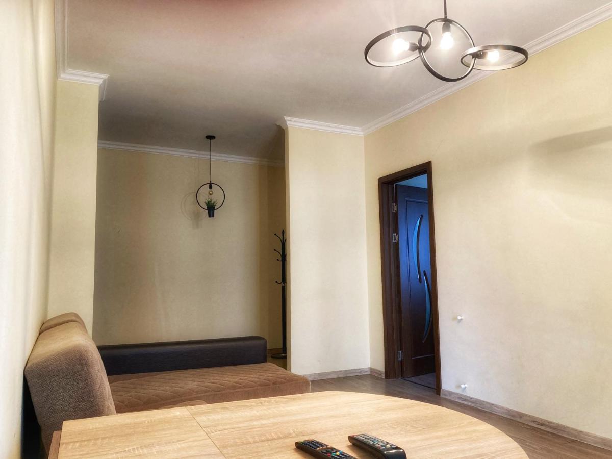 Big, Comfortable Apartment In Batumi Near The Sea Екстер'єр фото